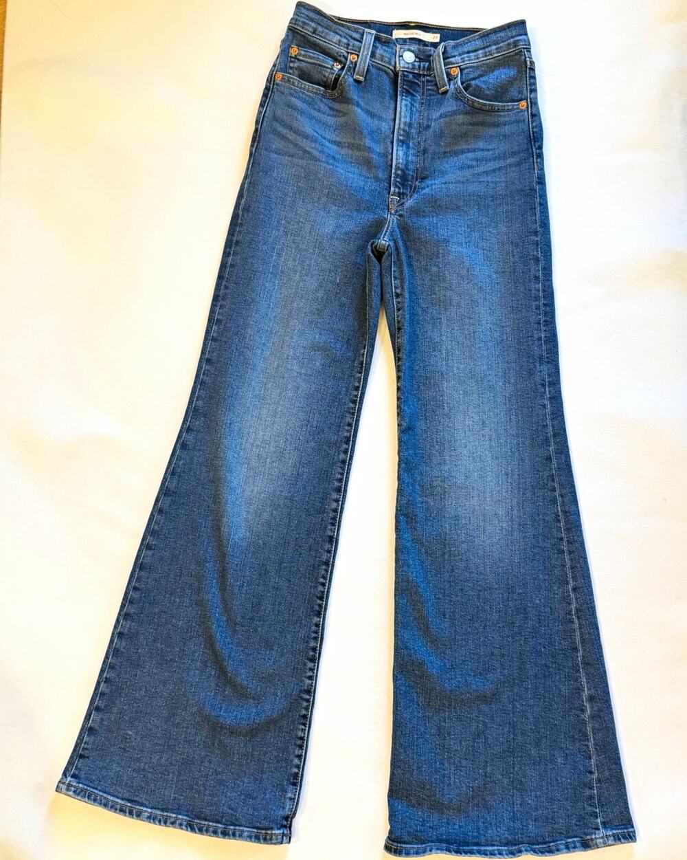 Levi’s Ribcage Bell Jeans Women’s 27x32 High Rise Flare Wide Leg Blue